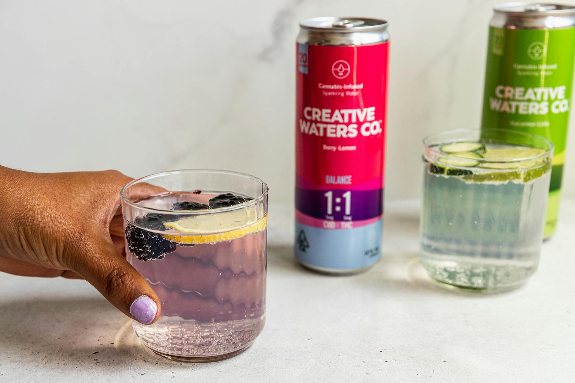 Refreshing cannabis-infused sparkling water with blackberry and lemon. Ideal for a relaxing moment. - cucumber water benefits