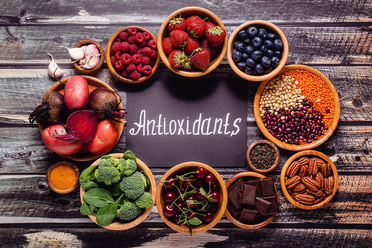 A variety of antioxidant-rich foods